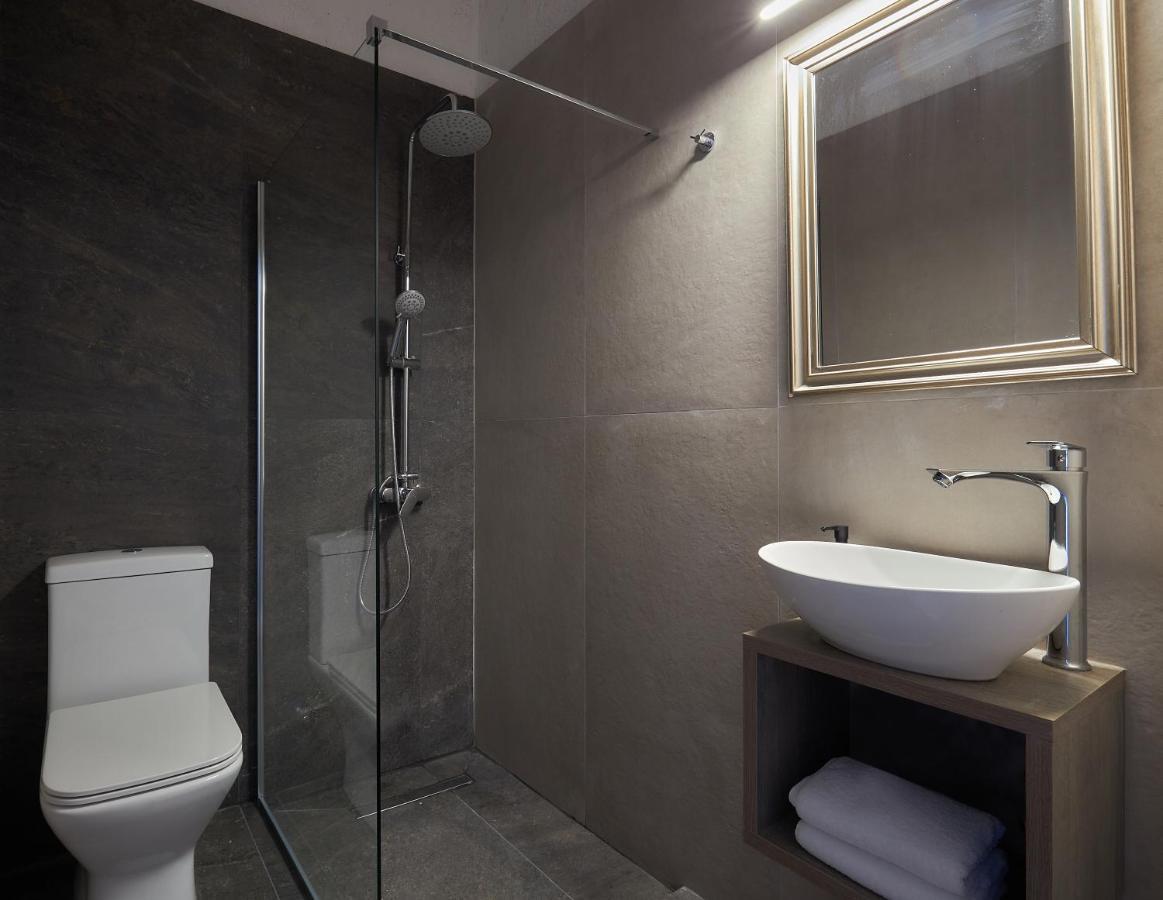Charm Hotel, Hotel