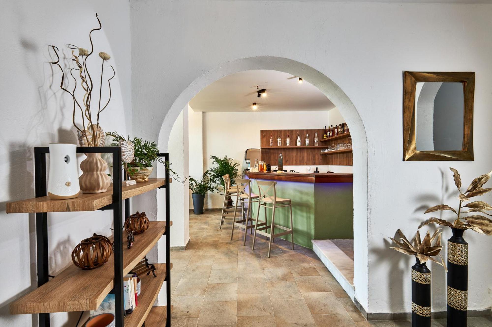 Charm Hotel,